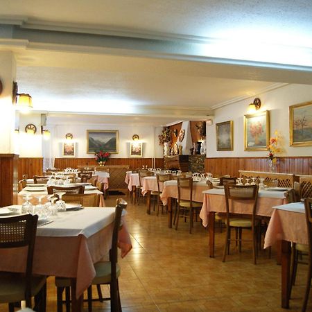 Hostal Pirineos Meliz Bielsa Εξωτερικό φωτογραφία