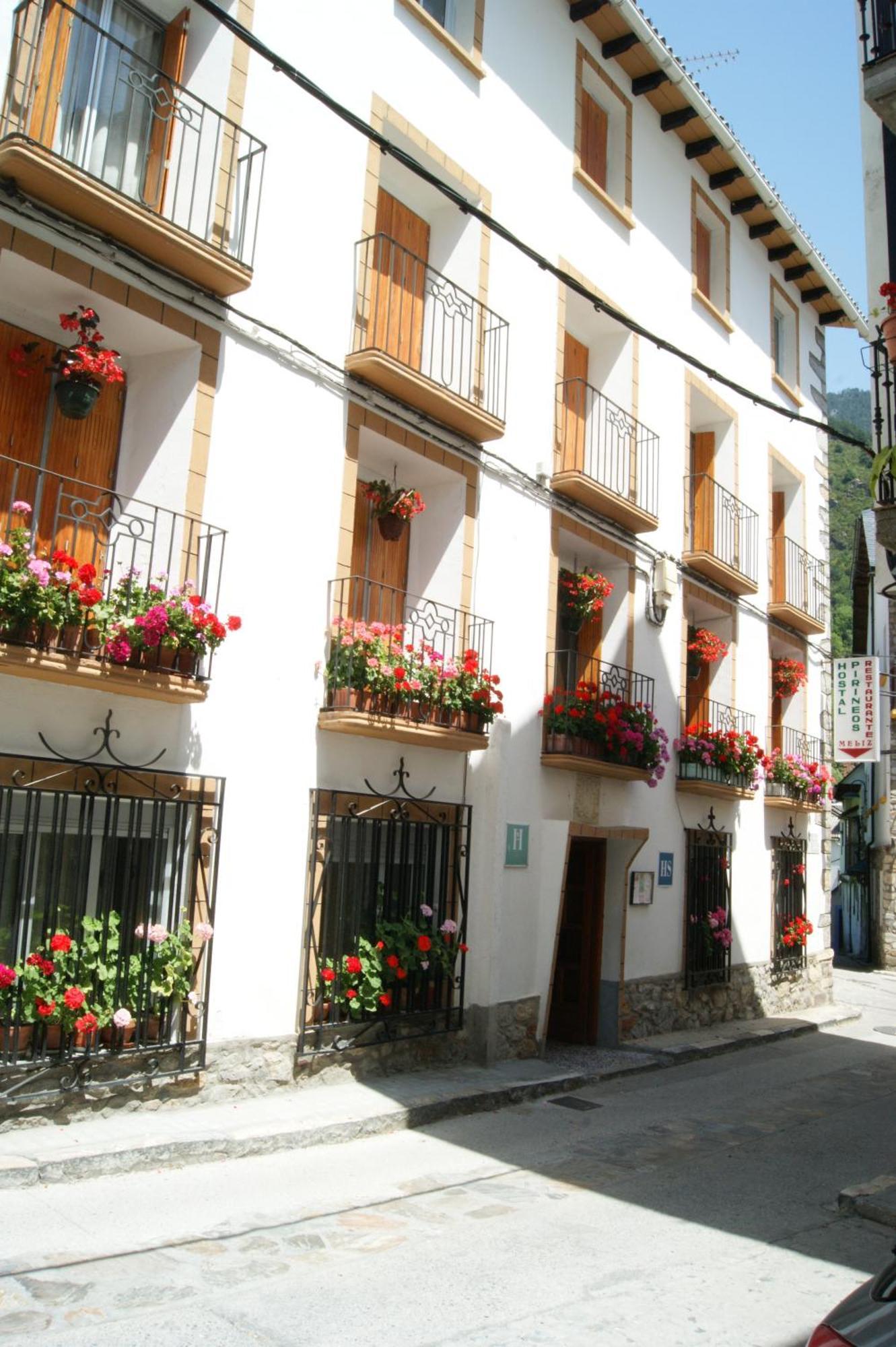 Hostal Pirineos Meliz Bielsa Εξωτερικό φωτογραφία